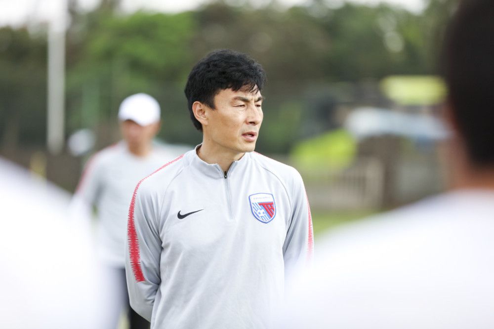 终于在万众期待下，由李海蜀、黄彦威联合执导，严屹宽、代斯、耿乐、郝劭文等领衔主演，杜鹃特邀出演的首部法医秦明大电影《秦明•生死语者》电影将于6月14日上映